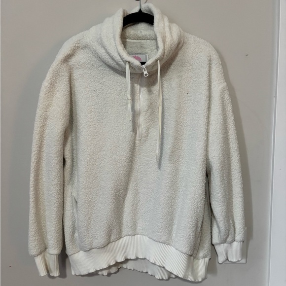 Cozy Sherpa Pullover - Picture 2 of 4